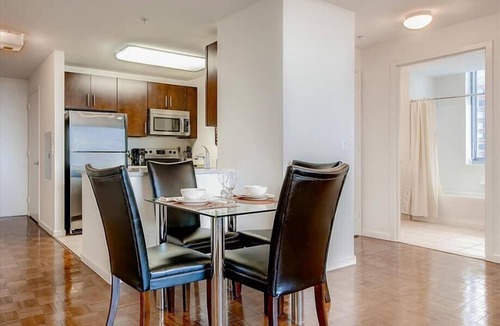 Hudson Exchange Apartment | Upscale 1BR | Full Kitchen | Washer-Dryer | by GLS