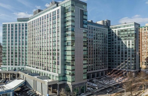 White Plains Apartment | Upscale 1BR in Downtown | Kitchen | Gym | Work Space