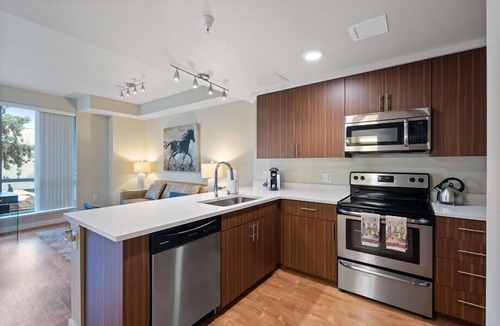 Downtown San Jose Apartment | Upscale 1BR | Laundry + Kitchen | Near Convention Center