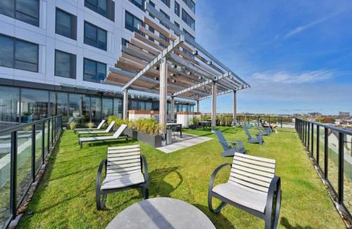 Central Square Apartment | Upscale 1BR near MIT Harvard with Parking