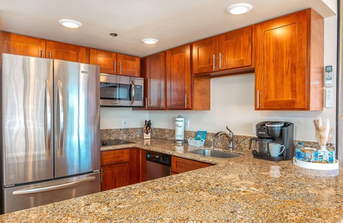 Waikiki Condo | Upscale 2BR/2BA Ocean View in Waikiki + Parking!