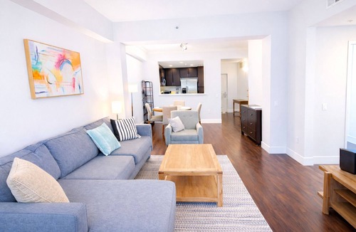 Westwood Apartment | Upscale 2BR/2BA Wilshire Corridor 30+ Nights Pool, Concierge & Fast WiFi