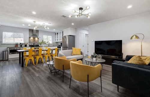 North Richland Hills House | Upscale 3BR/2B Cozy Home with Pool & Grill