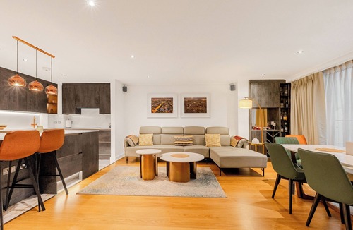 Sands End Apartment | Upscale 3BR Apt w balcony, 3min railway station