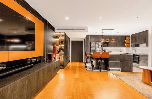 Sands End Apartment | Upscale 3BR Apt w balcony, 3min railway station