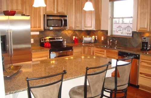 Winter Park Condo | Upscale 3BR In Town with Pool, Walking Distance To Shops/Restaurants/Park