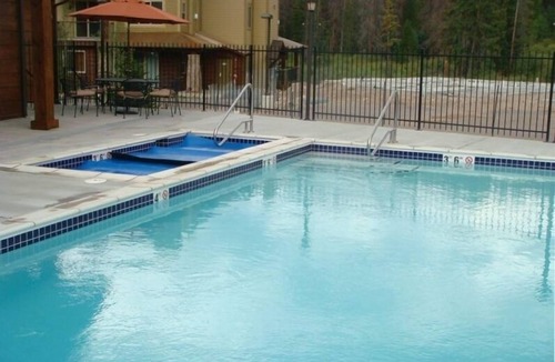 Winter Park Condo | Upscale 3BR In Town with Pool, Walking Distance To Shops/Restaurants/Park