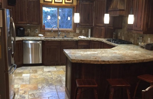 Mammoth Creek Cabin | Upscale 4 Bedroom Mountain Home With Amazing Views Between Zion and Bryce Canyon