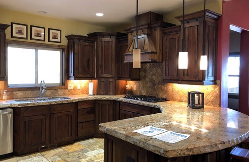 Mammoth Creek Cabin | Upscale 4 Bedroom Mountain Home With Amazing Views Between Zion and Bryce Canyon