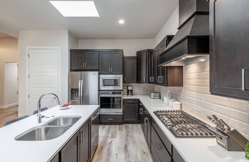 St. George Villa | Upscale 4BR All En Suites - Near Pool & Pickleball