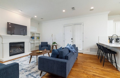 Knox - Henderson House | Upscale 4BR Retreat Sleeps 8 World Cup Getaway