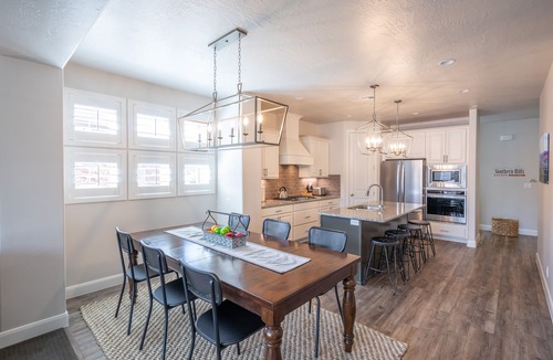 St. George Villa | Upscale 4BR Sleeps 20 - 4 King Suites & Fire Pit