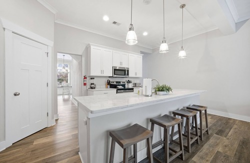 Northeast Virginia Beach House | Upscale 4BR ViBe Home – Perfect for Guests with Small Dogs