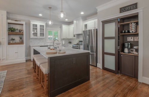 Athens House | Upscale 4BR Walk to Stadium and Downtownn