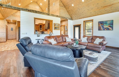 Eufaula House | Upscale A-Frame Escape w/Lake Access in Quinton!