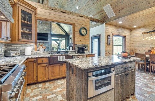 Eufaula House | Upscale A-Frame Escape w/Lake Access in Quinton!