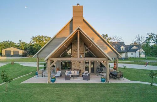 Eufaula House | Upscale A-Frame Escape w/Lake Access in Quinton!