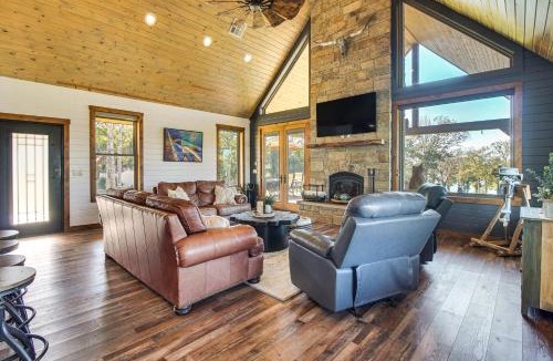 Eufaula House | Upscale A-Frame Escape w/Lake Access in Quinton!