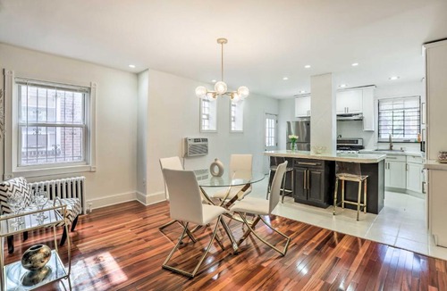 North Philadelphia House | Upscale and Chic Philly Abode about 8 Mi to Dtwn!