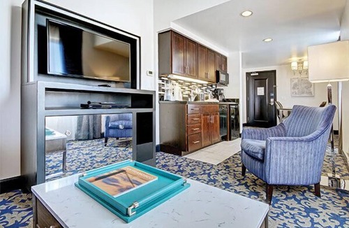 Lower Nob Hill Hotel | Upscale and located in Down Town San Fran close to Alcatraz and Golden Gate Bridge