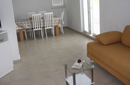 Mimice Apartment | Upscale apartment with swimming pool and sea views