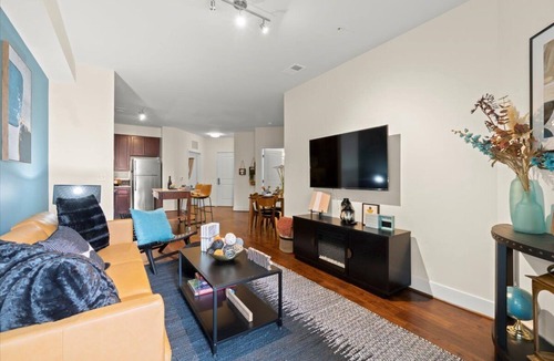 Fort Belvoir Apartment | Upscale Apt - ideal for long stays