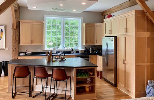 South Lee House | Upscale Architecturally Designed Berkshire Home