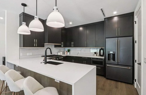 Allandale House | Upscale Austin Getaway w/Designer Interiors