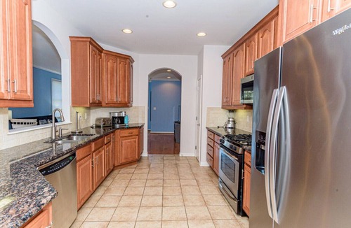 Sun Ridge House | Upscale Bayside Home – 4 Bedroom | Sleeps 14!