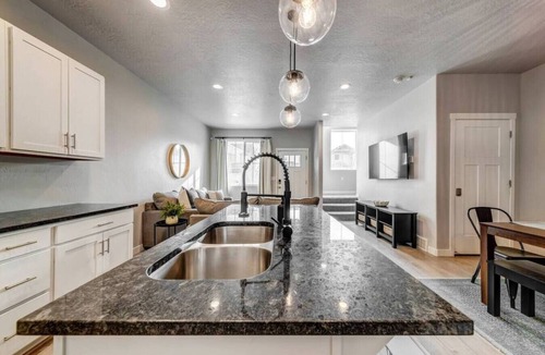 Bluffdale House | Upscale Bluffdale Townhome w/2 Car Garage