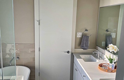 Spring Branch East House | Upscale brand new beautiful 3bedroom, 2 story home!