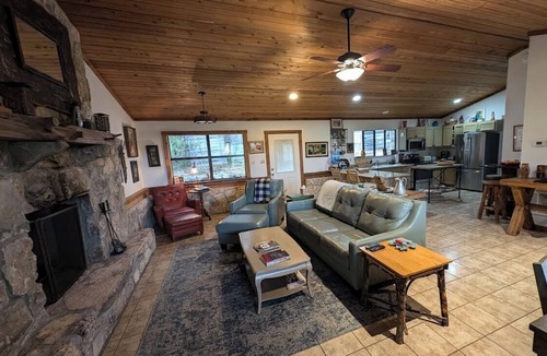 Dripping Springs House | Upscale Cabin between Dripping Springs & Johnson City
