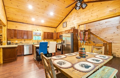 Hidden Lake Cabin | Upscale cabin with secluded setting - fireplaces, central AC & huge front porch