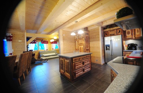 Chatel Ski Chalet | Upscale chalet not far from the ski slopes