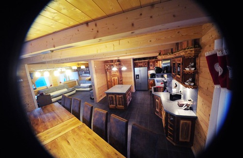 Chatel Ski Chalet | Upscale chalet not far from the ski slopes