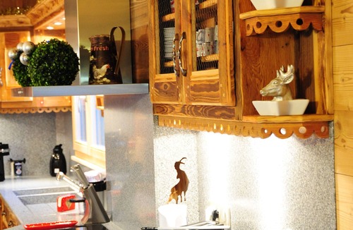 Chatel Ski Chalet | Upscale chalet not far from the ski slopes