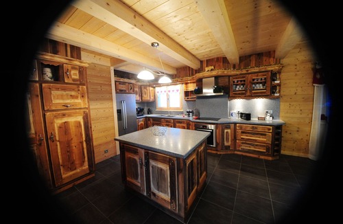 Chatel Ski Chalet | Upscale chalet not far from the ski slopes
