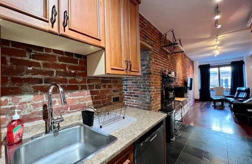 Saint-Jean-Baptiste Apartment | Upscale Condo in Saint-Jean-Baptiste
