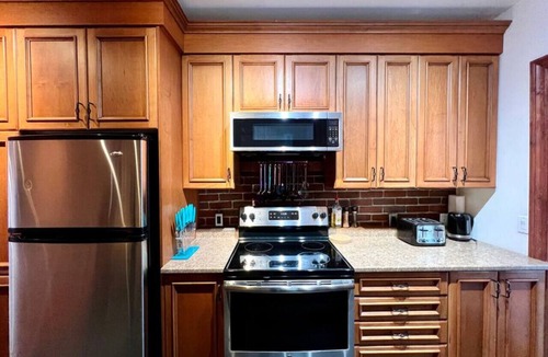 Saint-Jean-Baptiste Apartment | Upscale Condo in Saint-Jean-Baptiste