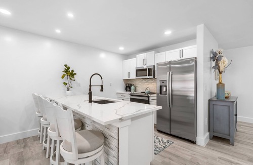 Bayview Condo | Upscale Condo, Private beach, overlooking ocean, pool, Gated community