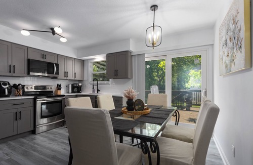 Grandview House | Upscale Corporate KC Retreat