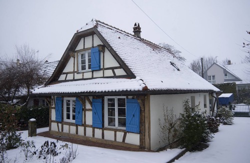 Robertsau Cottage | Upscale cottage in Strasbourg with private parking