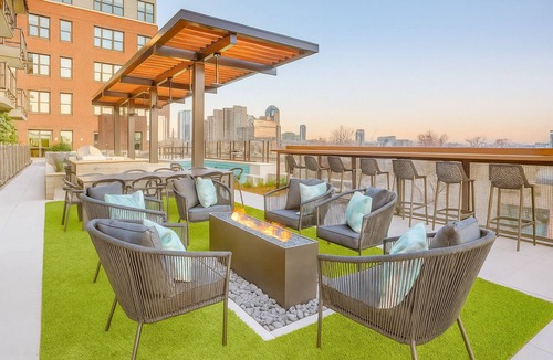 Deep Ellum Apartment | Upscale Deep Ellum Stay Prime Location!