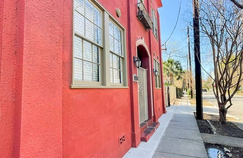 Arsenal Condo | Upscale Designer 2 BR Historic Gem~ Walk to Eateries, River Walk & Downtown!