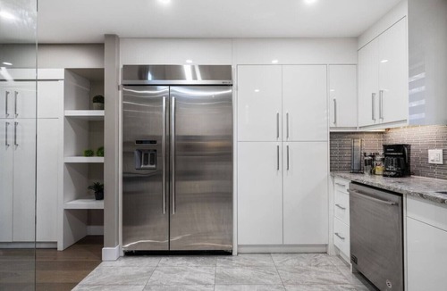 Lower Mount Royal House | *Upscale Downtown Home on 17 Ave | 2 King Rooms*