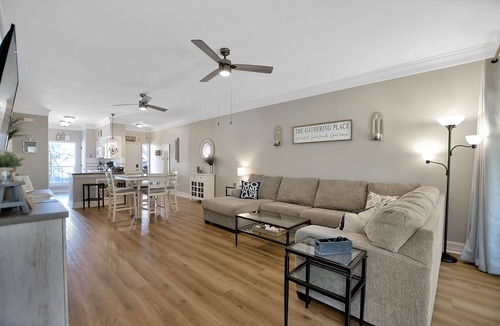 April Sound Condo | Upscale Escape on Lake Conroe in April Sound! “On Lake Time” 3-2 on First Floor!