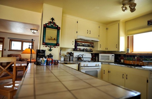 Tyrone Cottage | Upscale Family-Friendly Vacation Rental with Spectacular Desert Views in New Mexico
