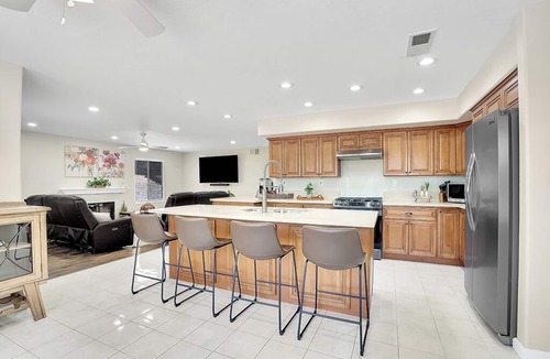 Poway House | Upscale Family & Group Friendly Spacious Home