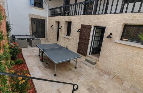 Saint Sever House | Upscale family villa