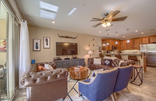 New Braunfels Condo | Upscale, gated with a pool, direct river access! Guadalupe Riverfront!